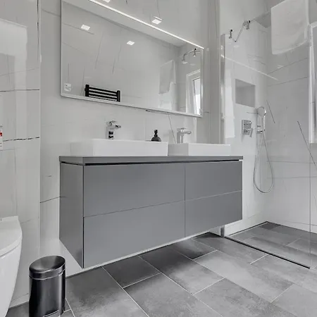 Bamboo House App 3 - Exklusiv * ماكارسكا